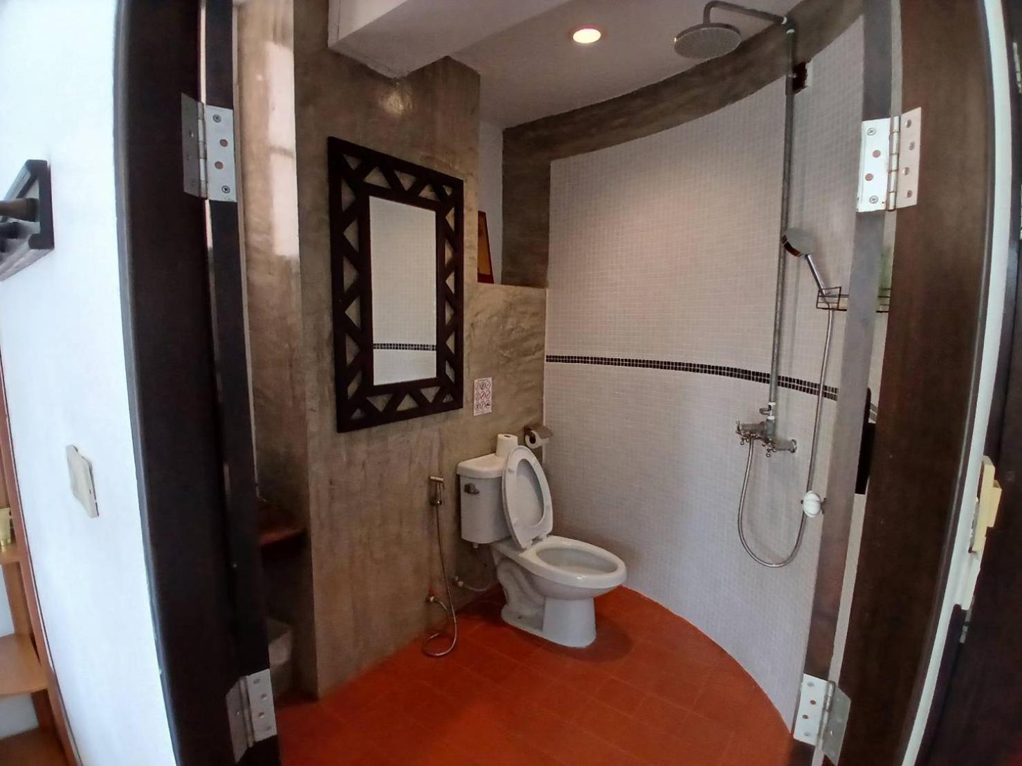 The Travellers Arms Hotel Chiang Mai Bagian luar foto