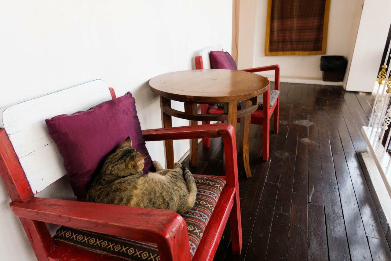 The Travellers Arms Hotel Chiang Mai Bagian luar foto