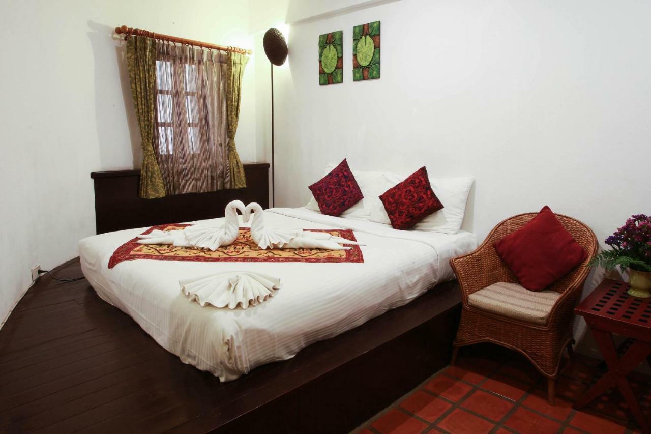 The Travellers Arms Hotel Chiang Mai Bagian luar foto