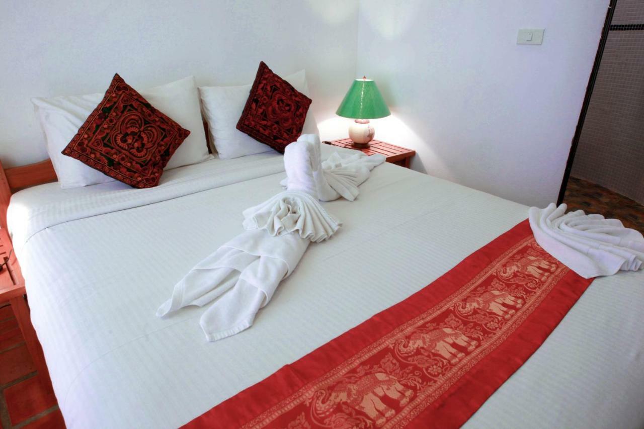 The Travellers Arms Hotel Chiang Mai Bagian luar foto